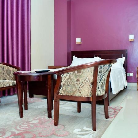 Diamonds Hotel Kampala Ngoại thất bức ảnh