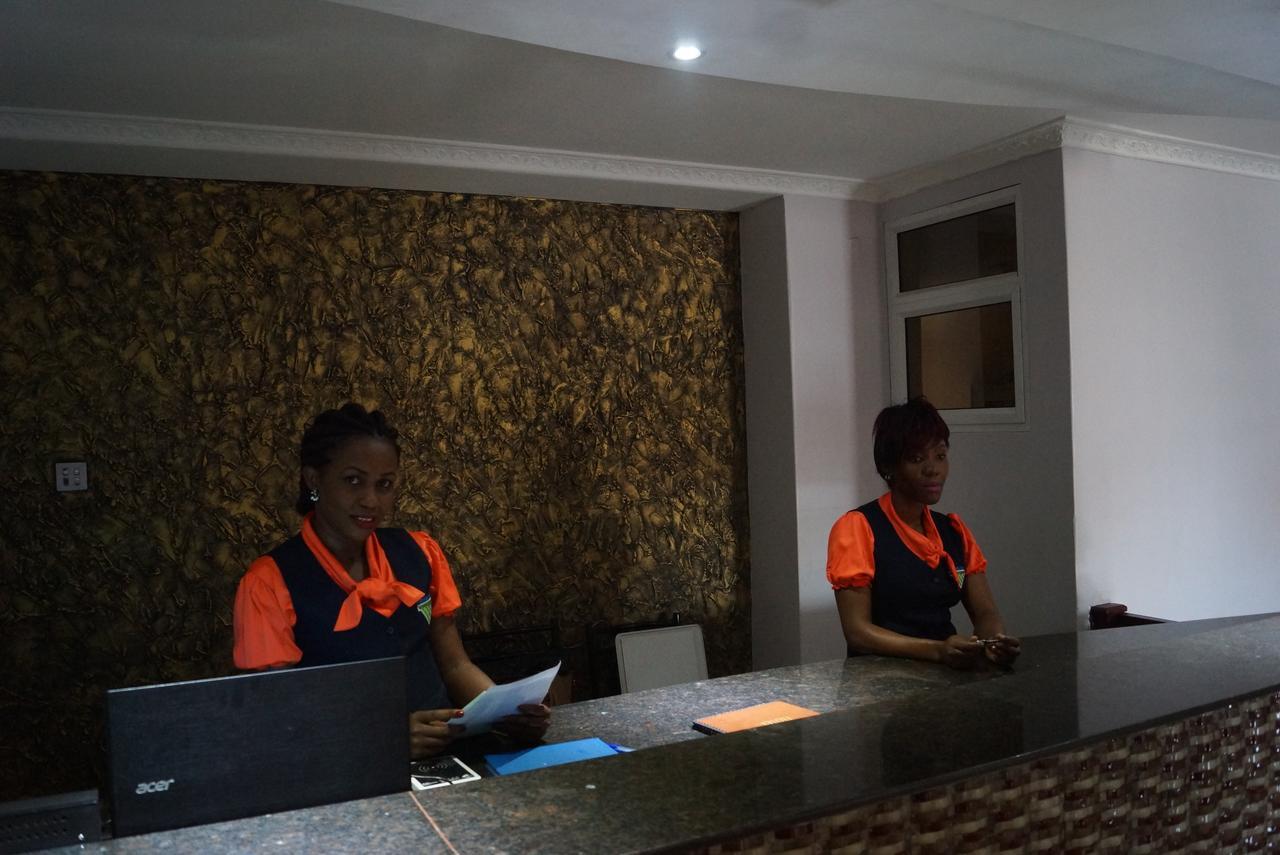 Diamonds Hotel Kampala Ngoại thất bức ảnh