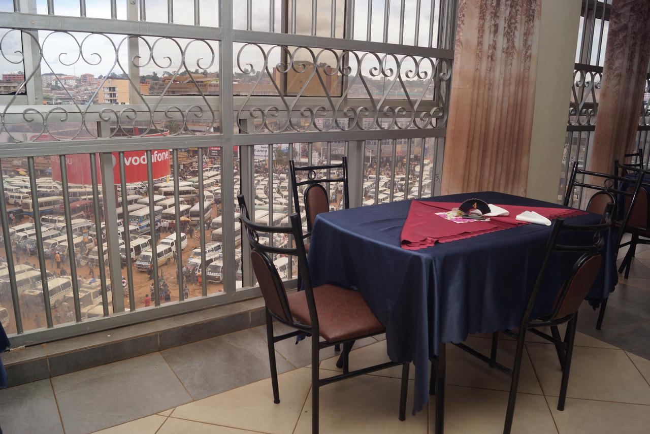 Diamonds Hotel Kampala Ngoại thất bức ảnh