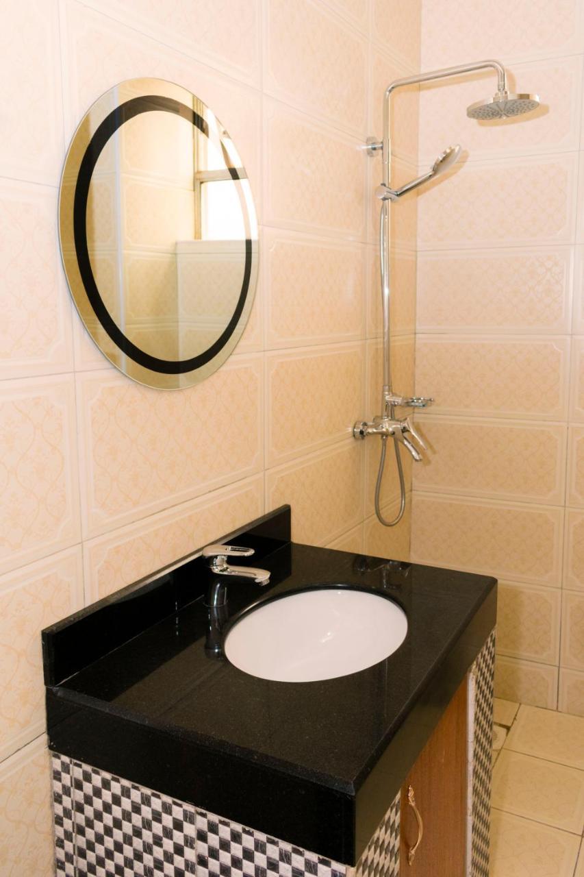 Diamonds Hotel Kampala Ngoại thất bức ảnh