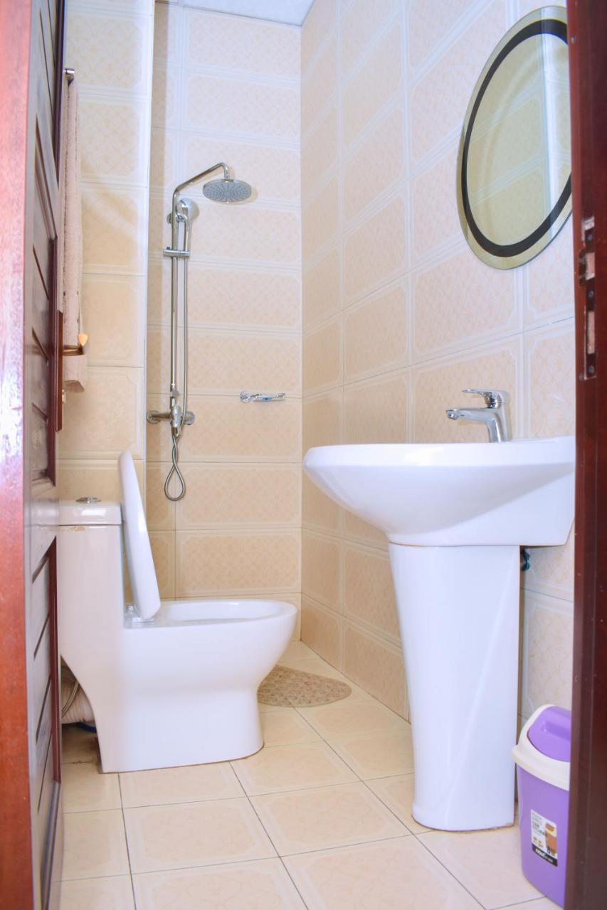 Diamonds Hotel Kampala Ngoại thất bức ảnh
